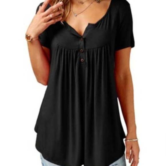 Leo Rosi Tops - Black Leo Rosi short sleeved Jane Top size Small